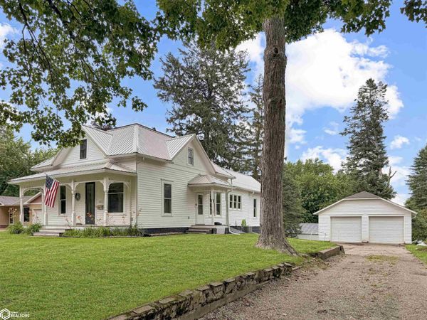 206 Vista Street, Traer, IA 50675