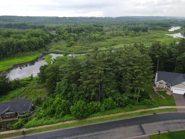 925 Riverview Lane , Belle Plaine, MN 56011