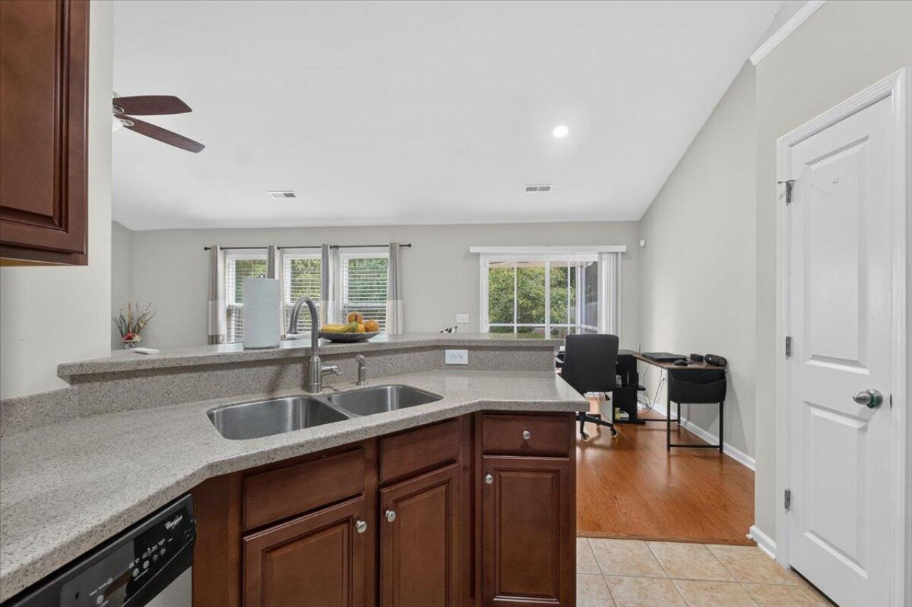 307 Wynfield Forest Drive Photo 14