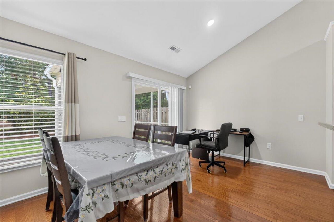 307 Wynfield Forest Drive Photo 18