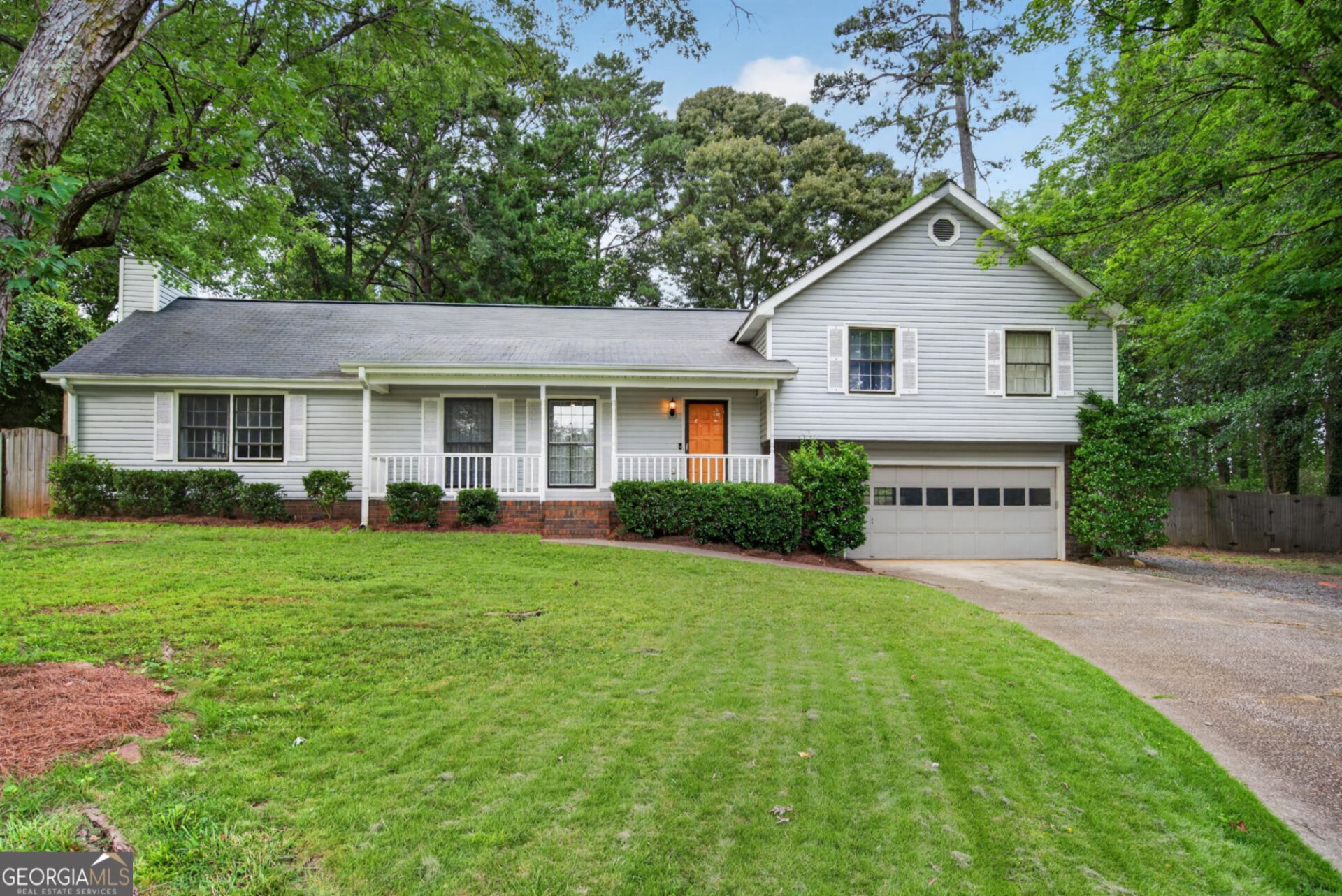 287 Plantation Circle Sw, Smyrna, GA 30082 Main Photo