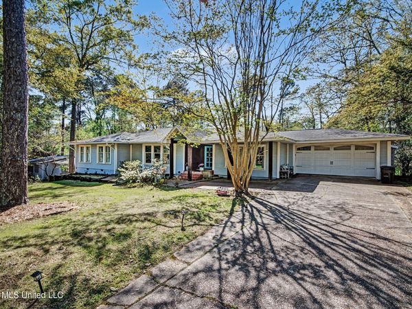 3919 Pinewood Drive, Jackson, MS 39211