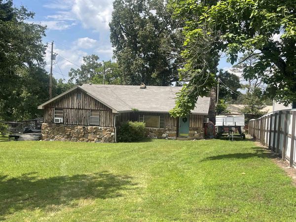 55 Hickory St., Higden, AR 72067