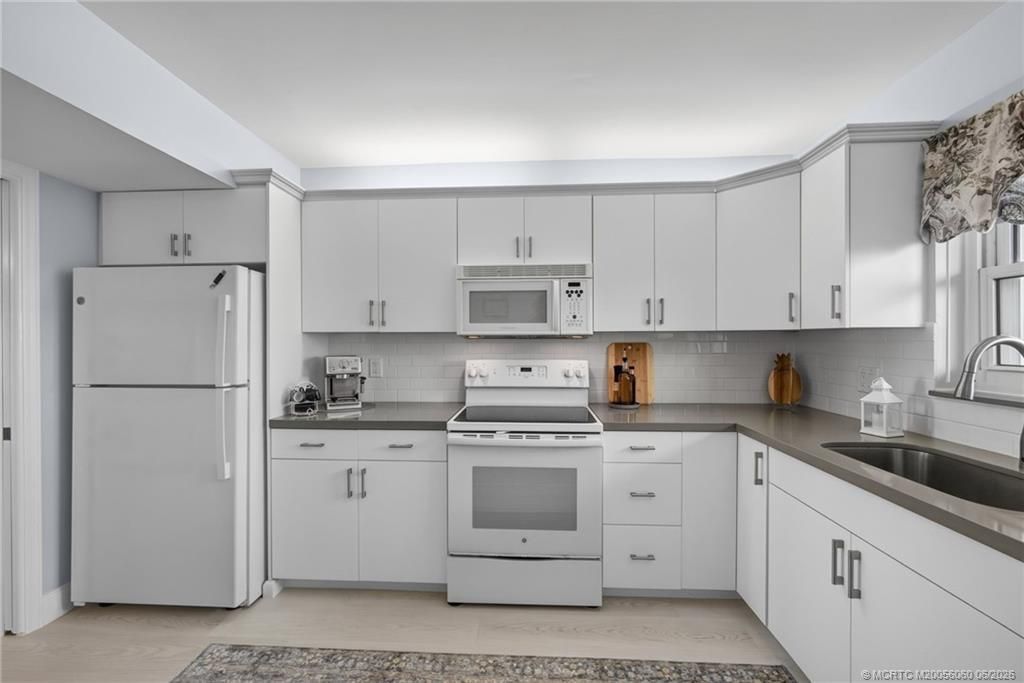 801 Lake Shore Drive, Unit 302, Lake Park, FL 33403 Photo