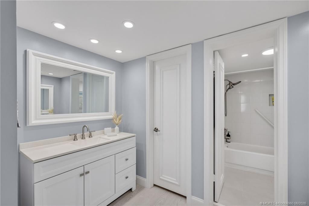 801 Lake Shore Drive, Unit 302, Lake Park, FL 33403 Photo