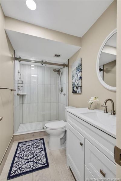 801 Lake Shore Drive, Unit 302, Lake Park, FL 33403 Photo