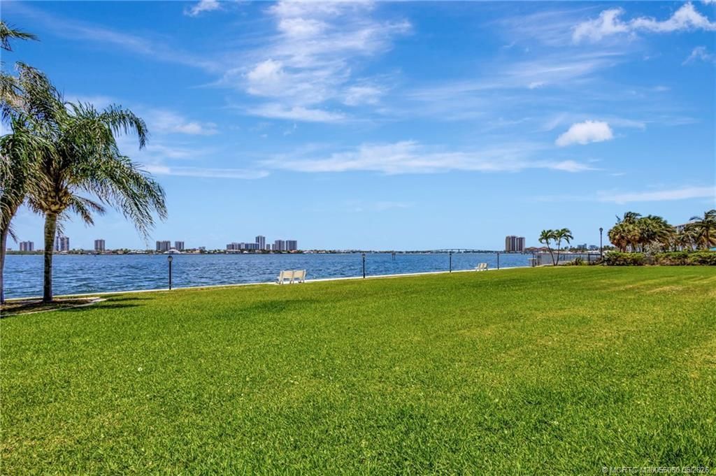 801 Lake Shore Drive, Unit 302, Lake Park, FL 33403 Photo