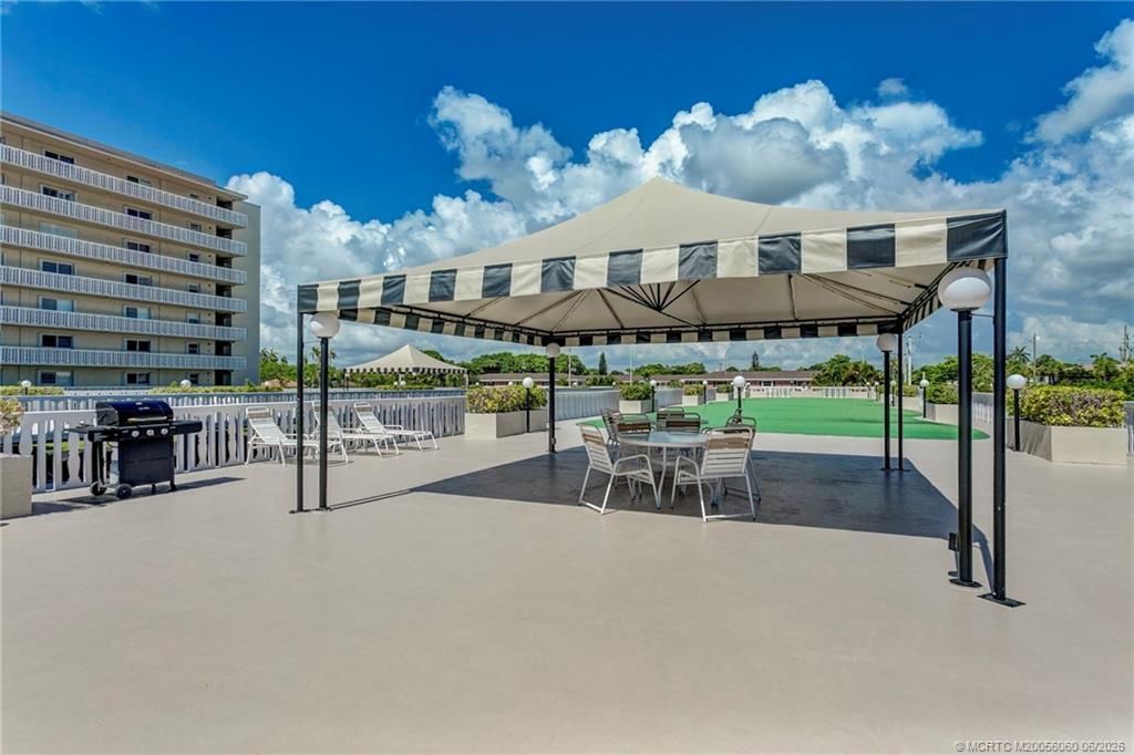 801 Lake Shore Drive, Unit 302, Lake Park, FL 33403 Photo