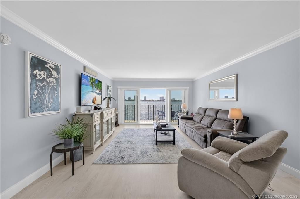 801 Lake Shore Drive, Unit 302, Lake Park, FL 33403 Photo