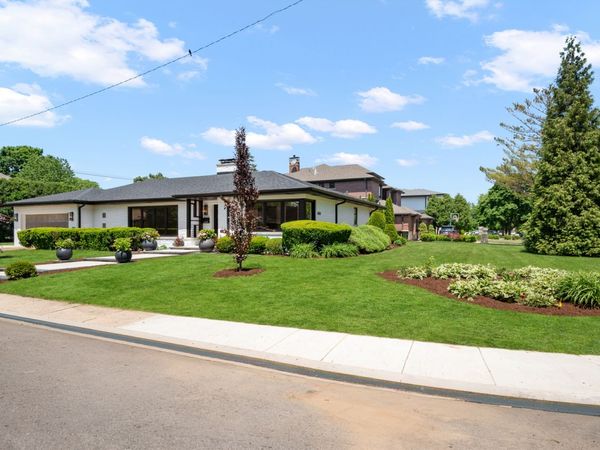 6600 N Kenton Avenue , Lincolnwood, IL 60712