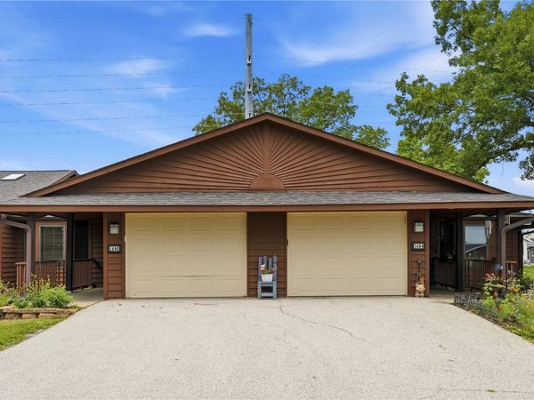 140 35th Street Dr SE, Unit 4, Cedar Rapids, IA 52403