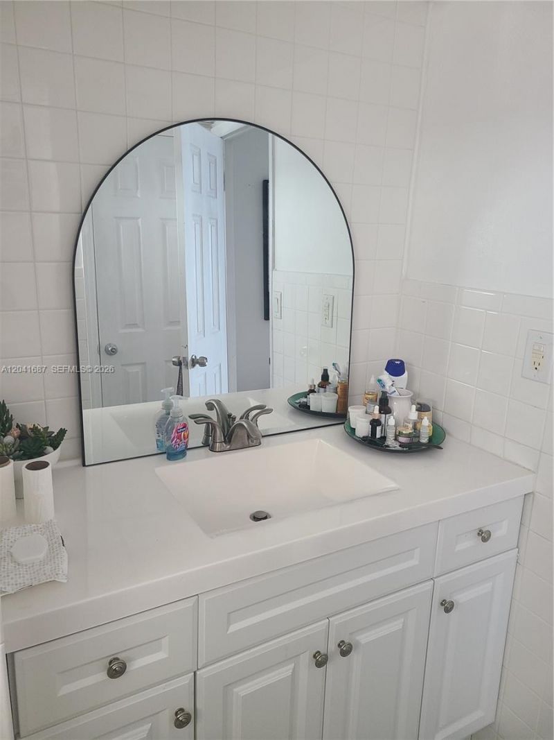 1075 NE Miami Gardens Dr , Unit 708, Miami, FL 33179 Photo
