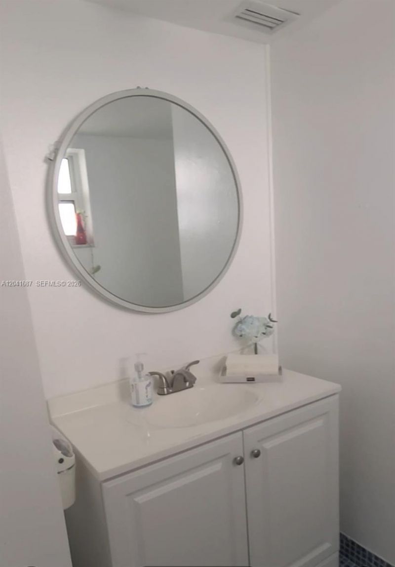 1075 NE Miami Gardens Dr , Unit 708, Miami, FL 33179 Photo