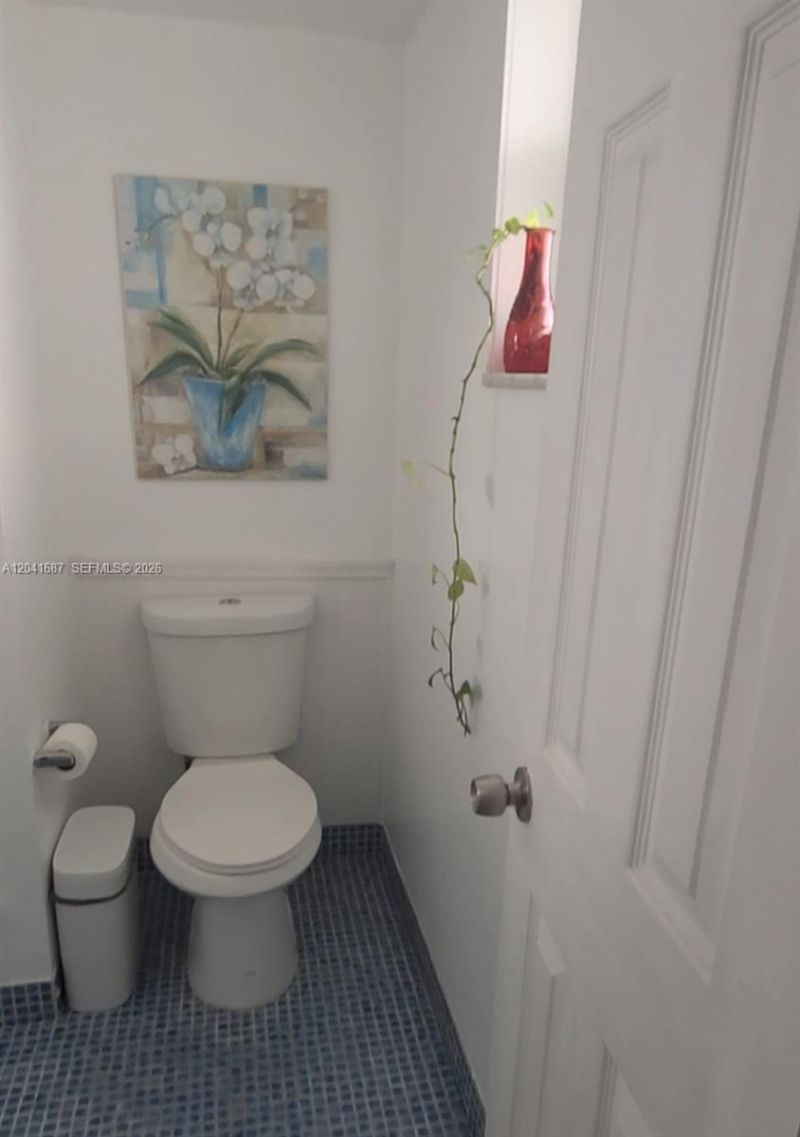 1075 NE Miami Gardens Dr , Unit 708, Miami, FL 33179 Photo
