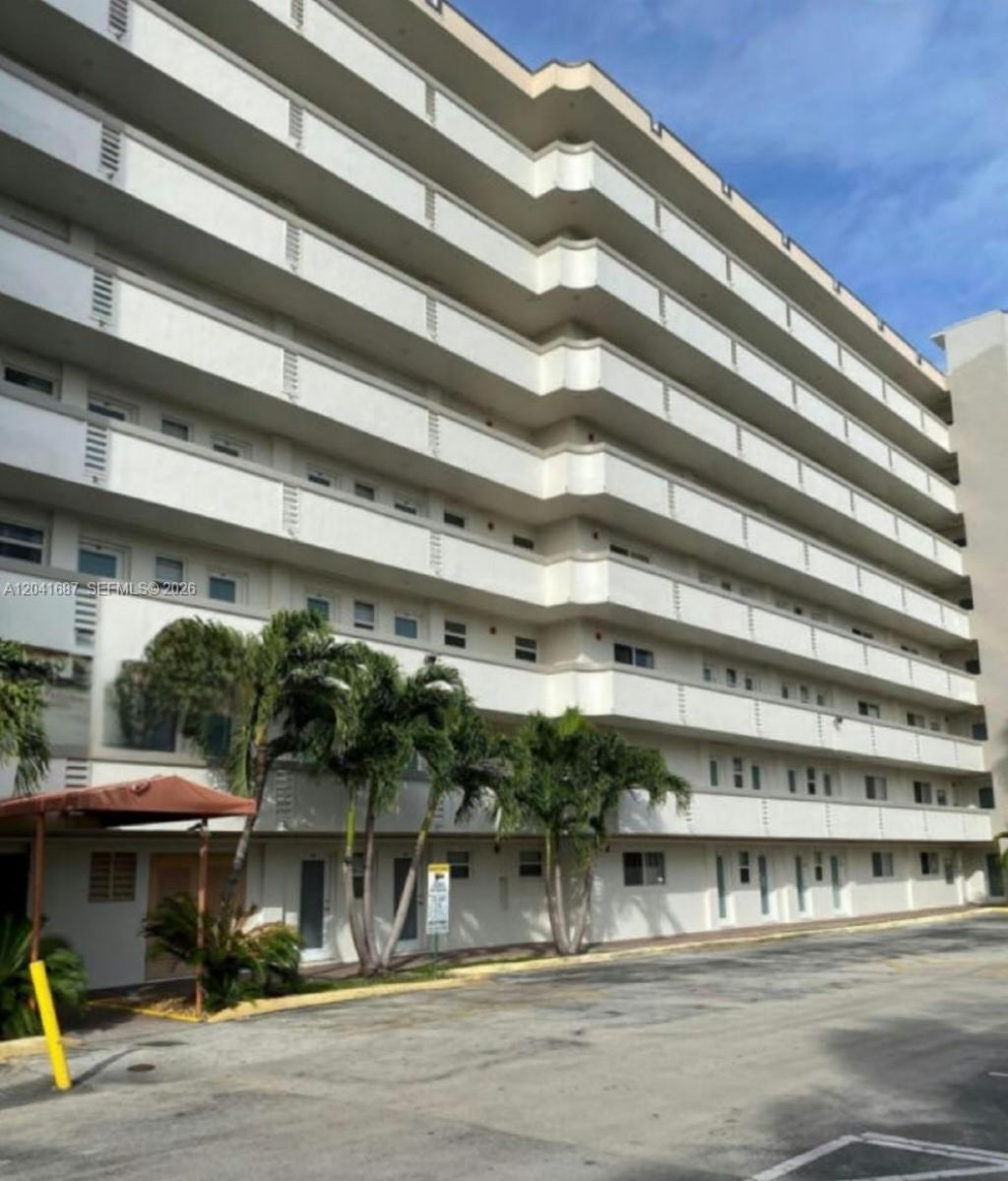 1075 NE Miami Gardens Dr , Unit 708, Miami, FL 33179 Photo