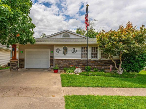 110 S LOGAN Street, Mason City, IL 62664