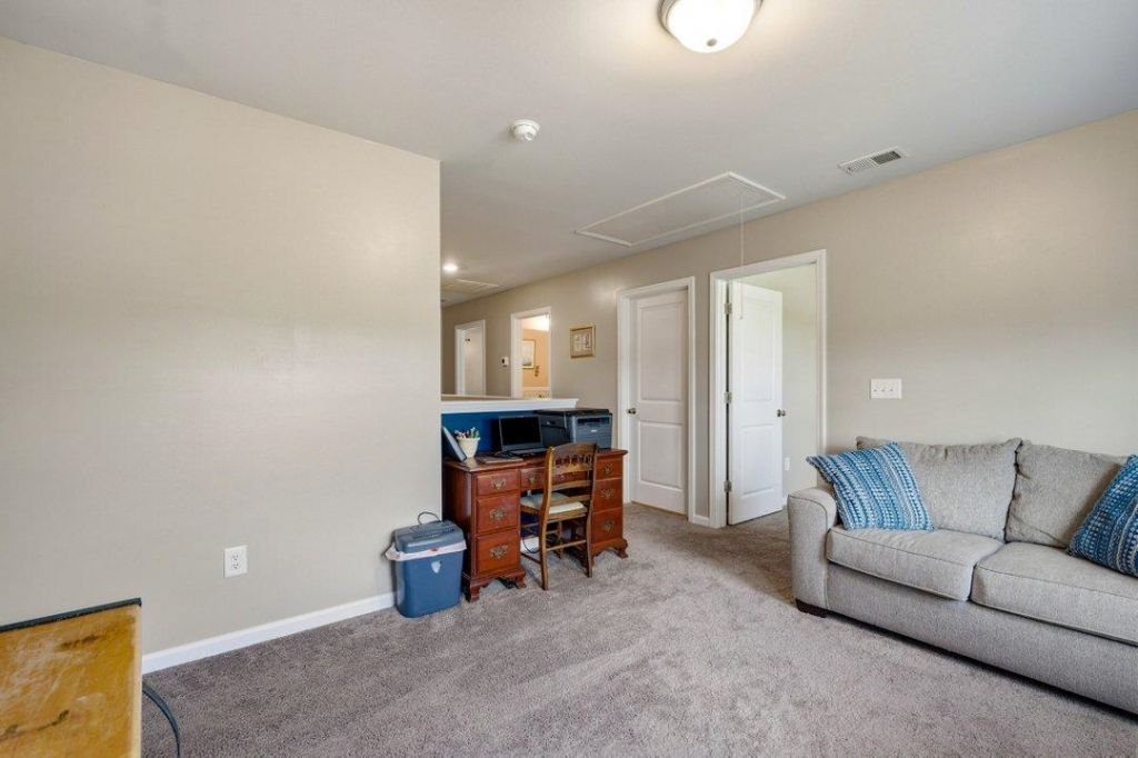 845 St. Albans Loop  Photo 18