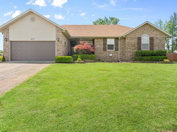 3172 W Grandview Street , Springfield, MO 65803