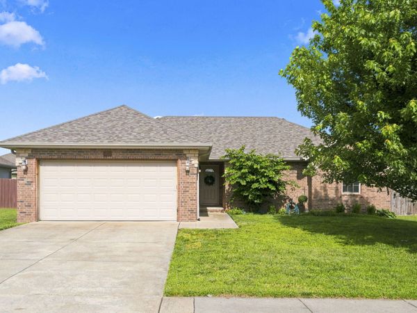 1101 S Venice Avenue, Republic, MO 65738
