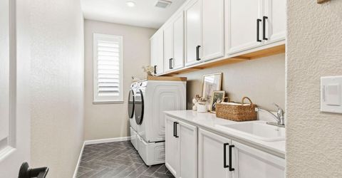 4305 Hydra Cir, Roseville, CA 95747 Photo