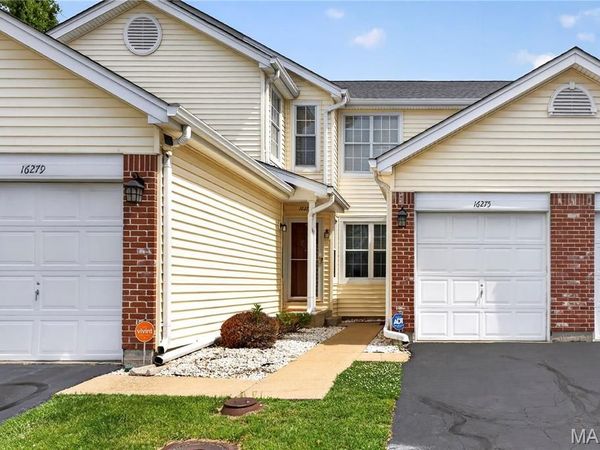 16275 Rose Wreath Lane, Florissant, MO 63034