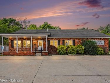 8082 W GRAND RIVER , Brighton Twp, MI 48114