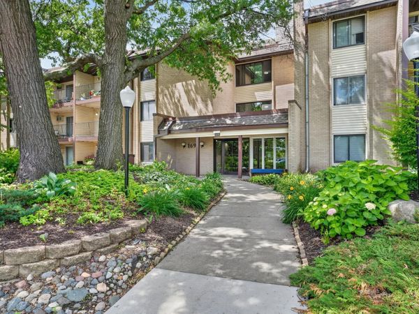 1690 Highway 36 W, Unit 320, Roseville, MN 55113
