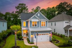 2898 Clearwater Drive photo 4