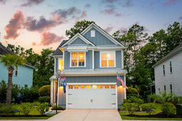 2898 Clearwater Drive photo 4