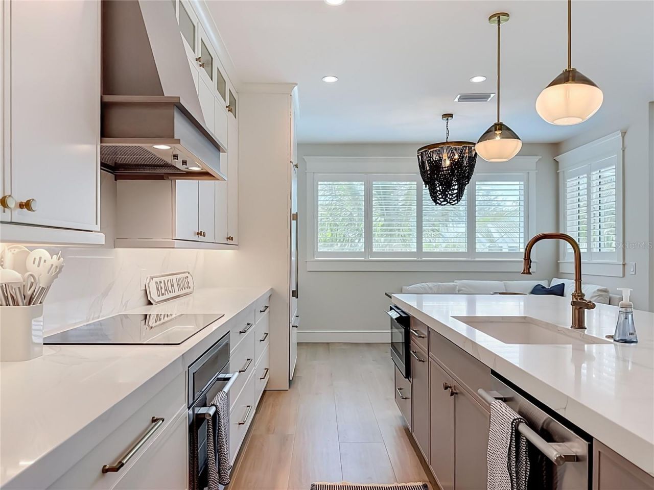 2918 Gulf Drive, Bradenton Beach, FL 34217 Photo