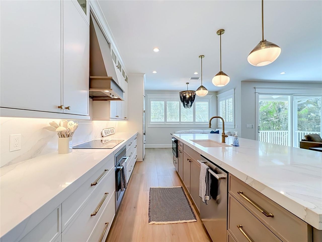 2918 Gulf Drive, Bradenton Beach, FL 34217 Photo