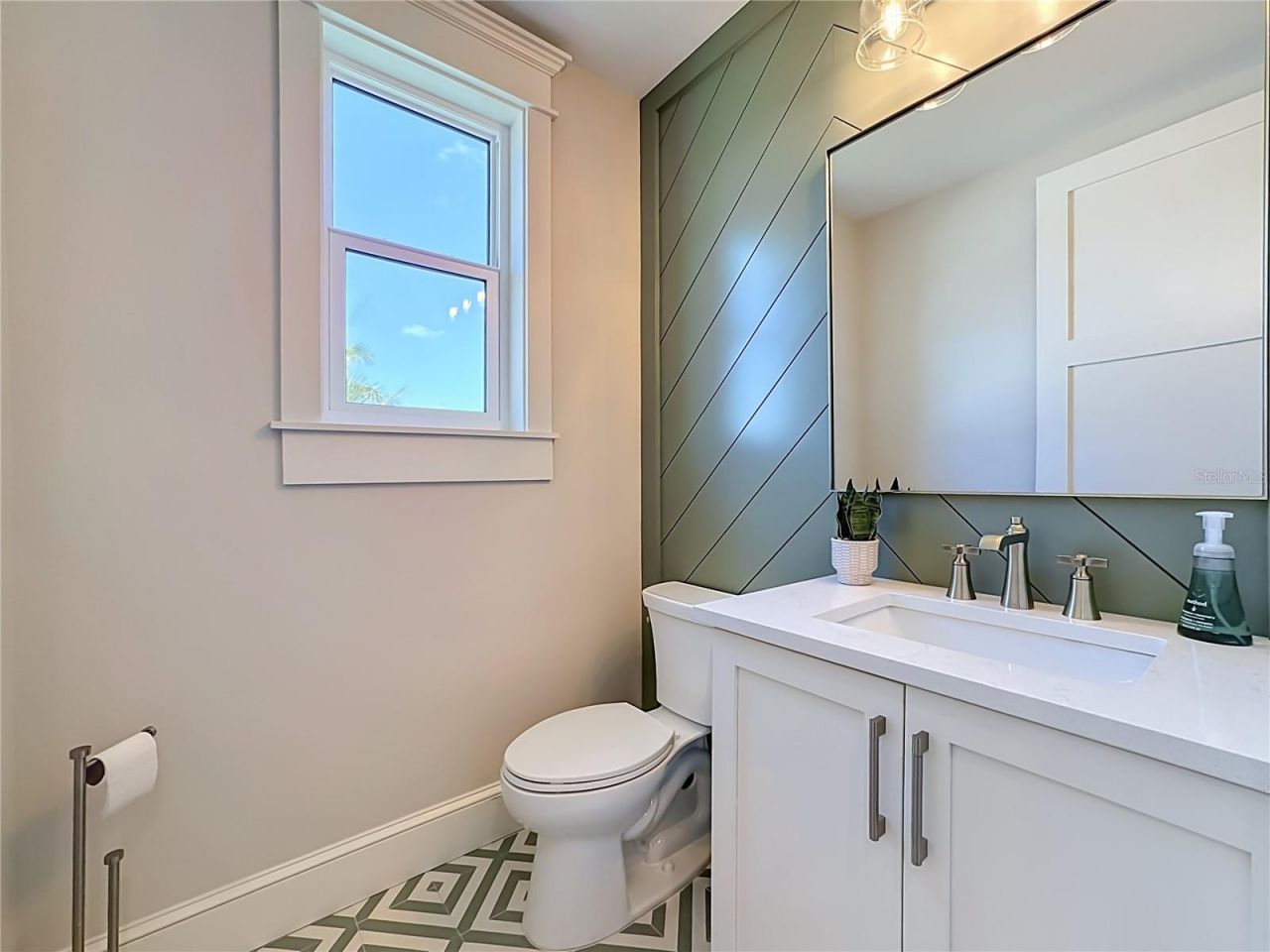 2918 Gulf Drive, Bradenton Beach, FL 34217 Photo