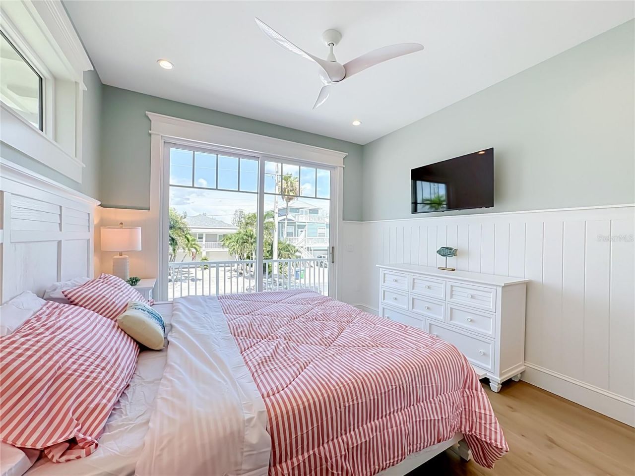 2918 Gulf Drive, Bradenton Beach, FL 34217 Photo