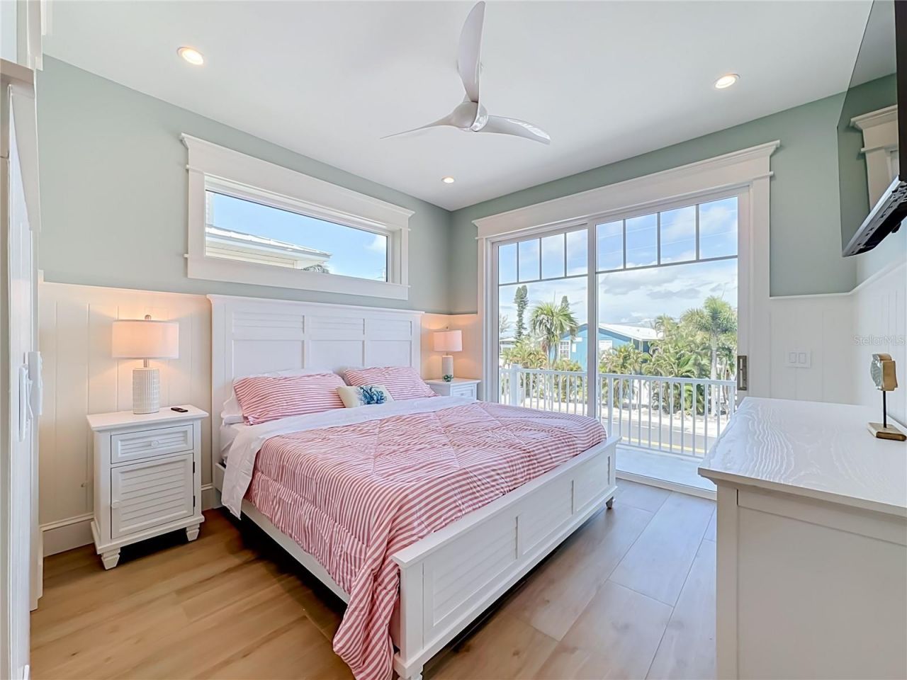 2918 Gulf Drive, Bradenton Beach, FL 34217 Photo