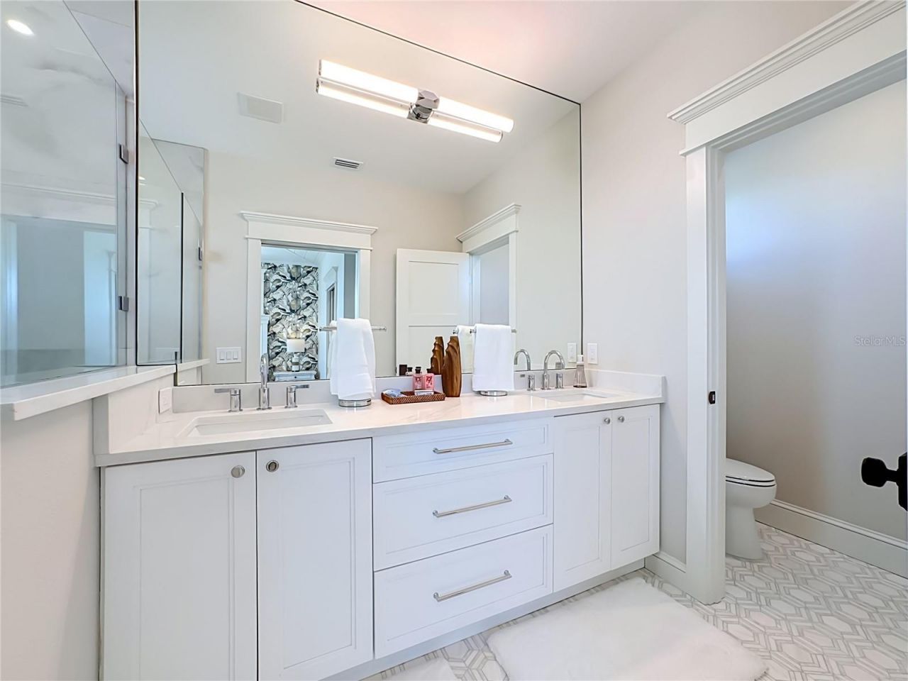 2918 Gulf Drive, Bradenton Beach, FL 34217 Photo