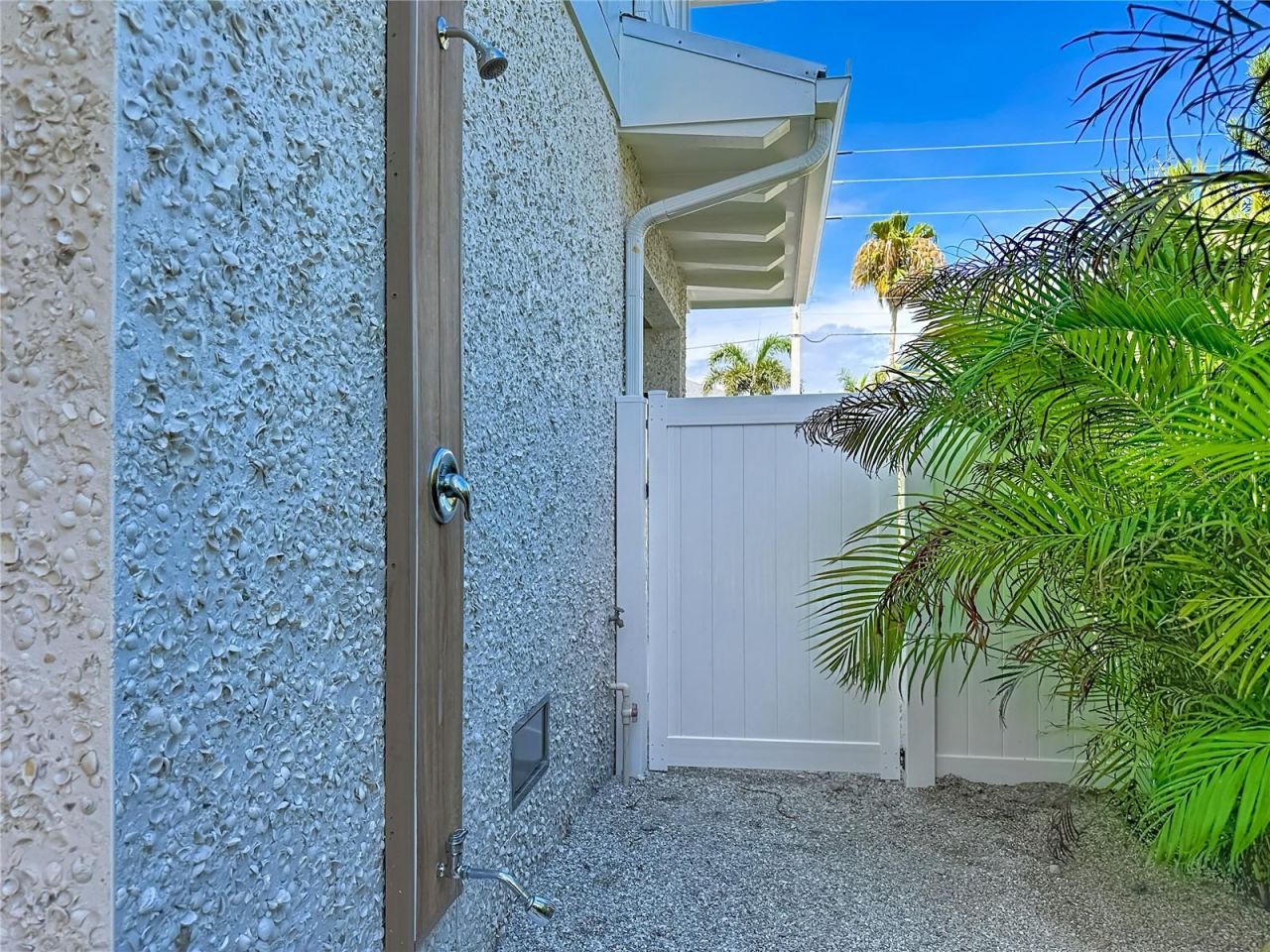2918 Gulf Drive, Bradenton Beach, FL 34217 Photo