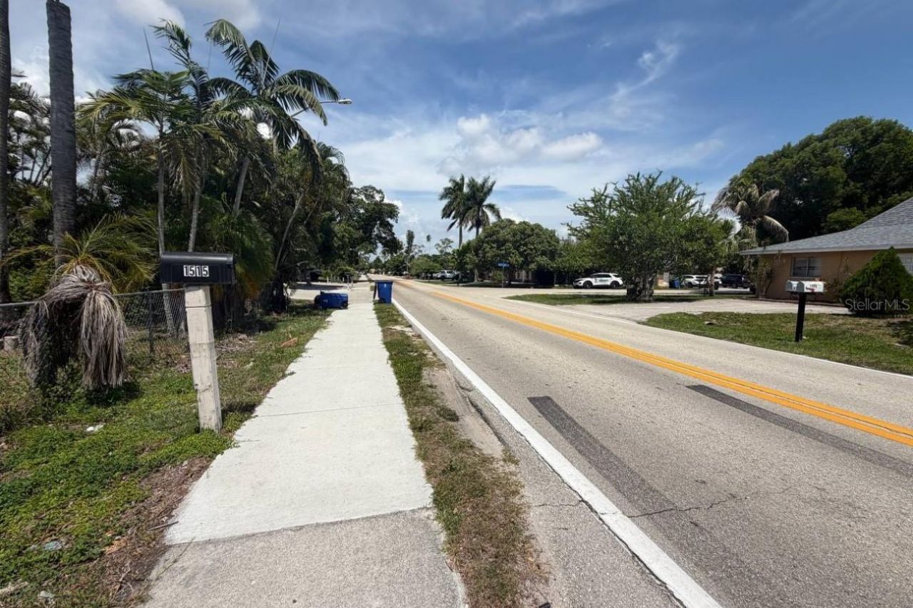 1515 Maple Drive , Fort Myers, FL 33907 Photo