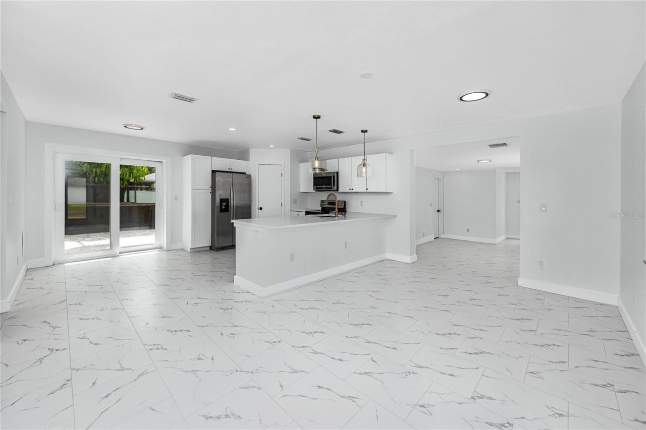 4095 Locust Street Ne, Saint Petersburg, FL 33703 Photo