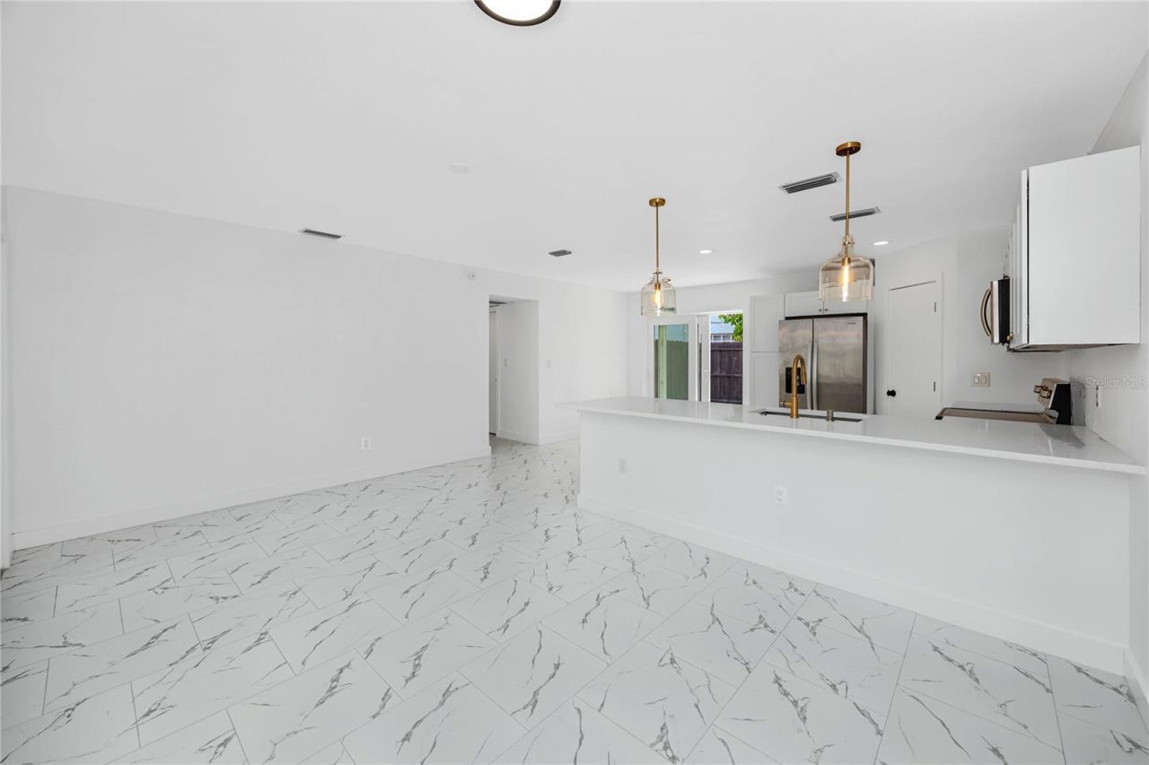 4095 Locust Street Ne, Saint Petersburg, FL 33703 Photo