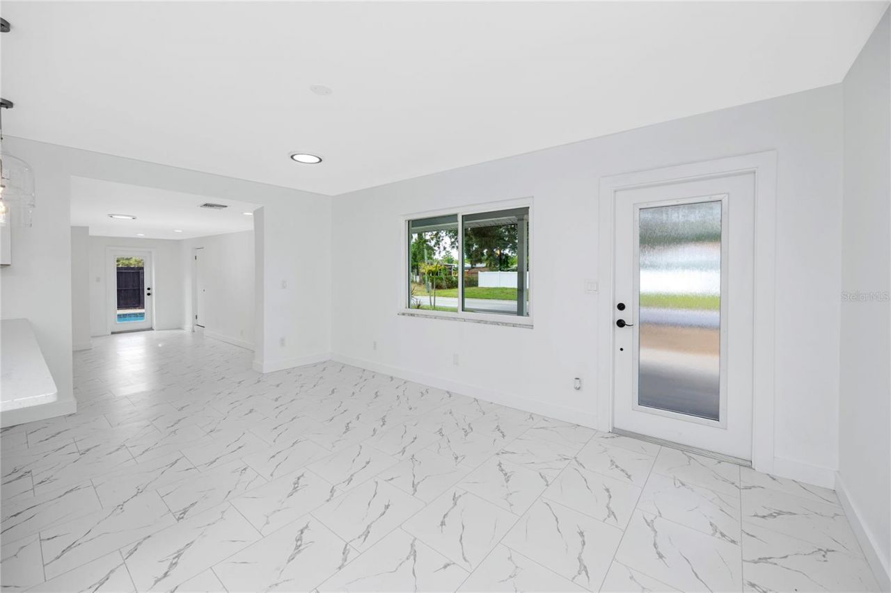 4095 Locust Street Ne, Saint Petersburg, FL 33703 Photo