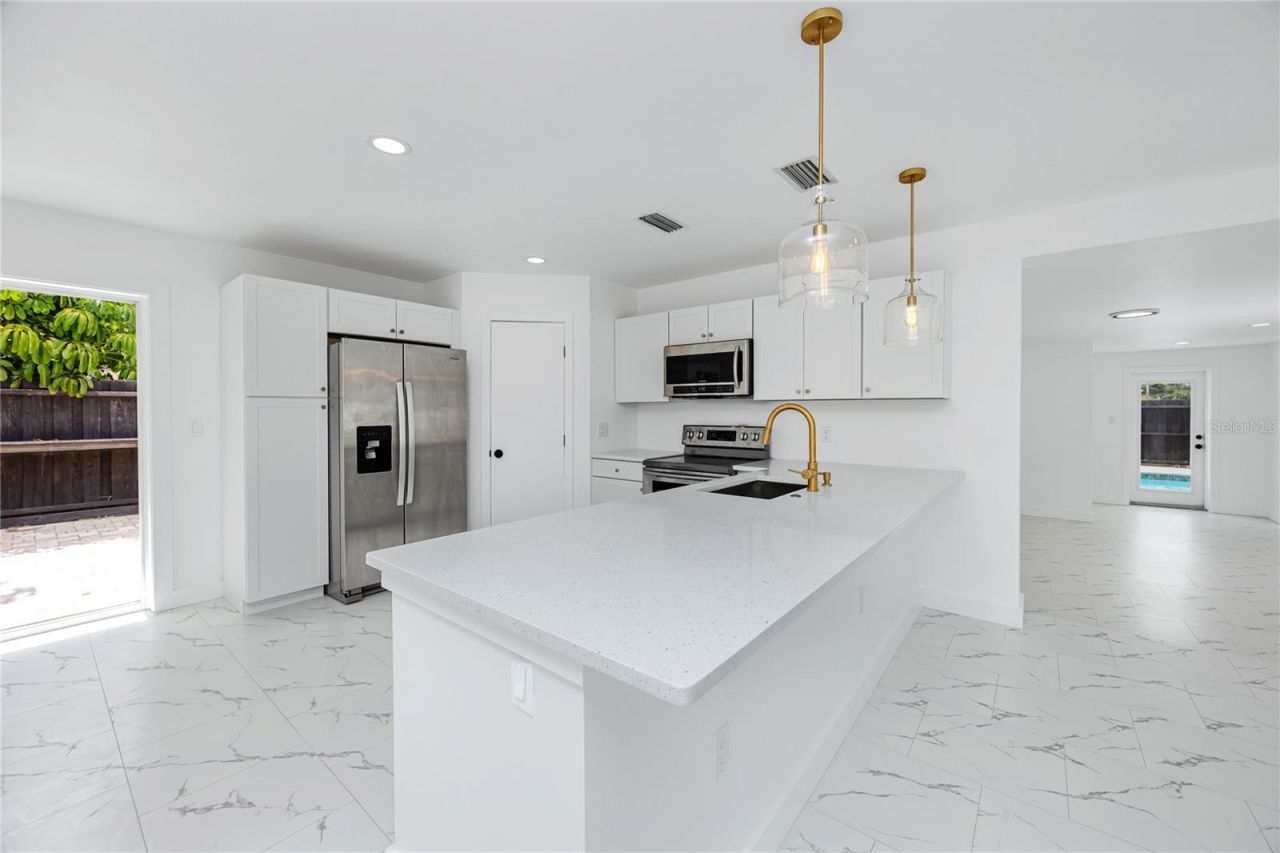 4095 Locust Street Ne, Saint Petersburg, FL 33703 Photo