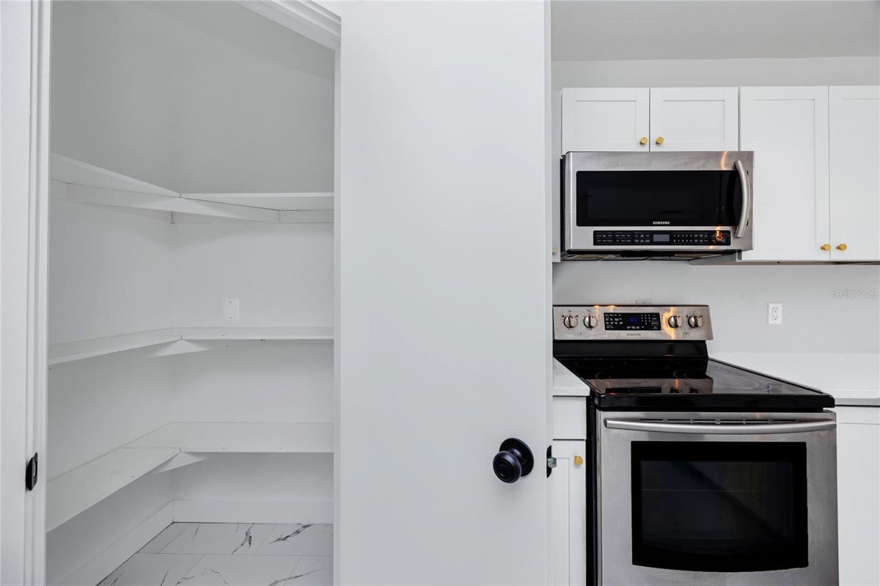 4095 Locust Street Ne, Saint Petersburg, FL 33703 Photo