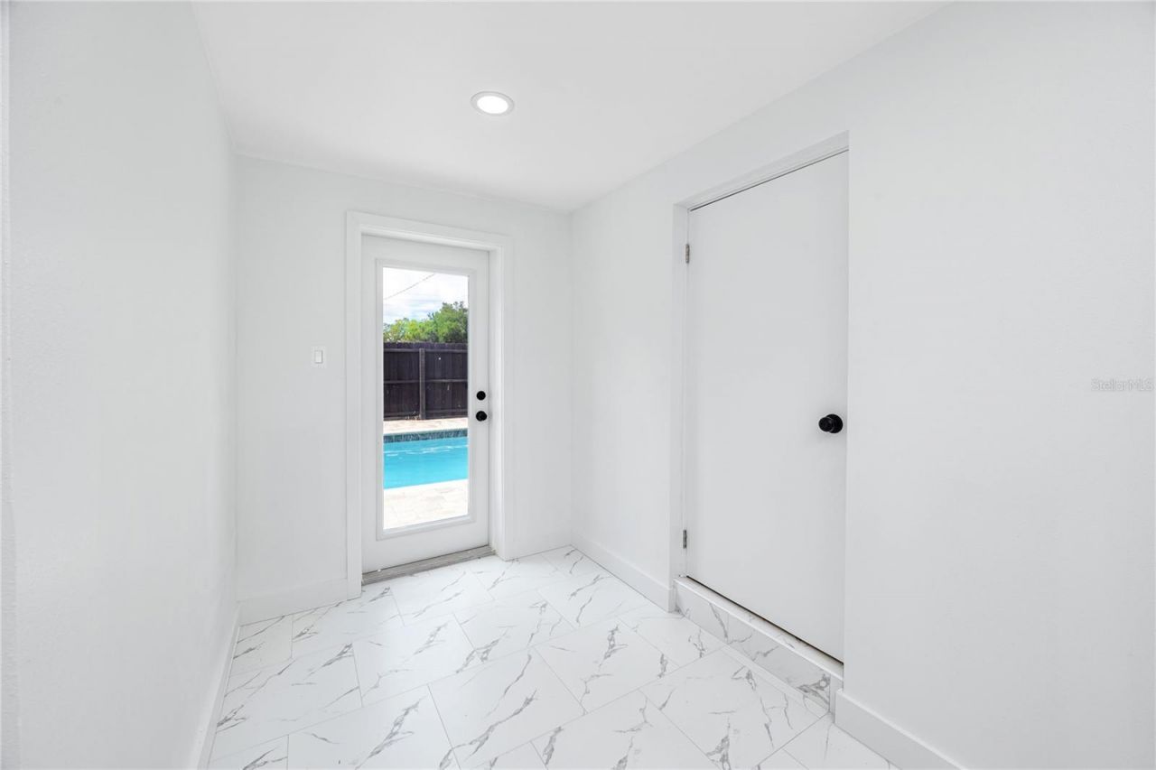 4095 Locust Street Ne, Saint Petersburg, FL 33703 Photo