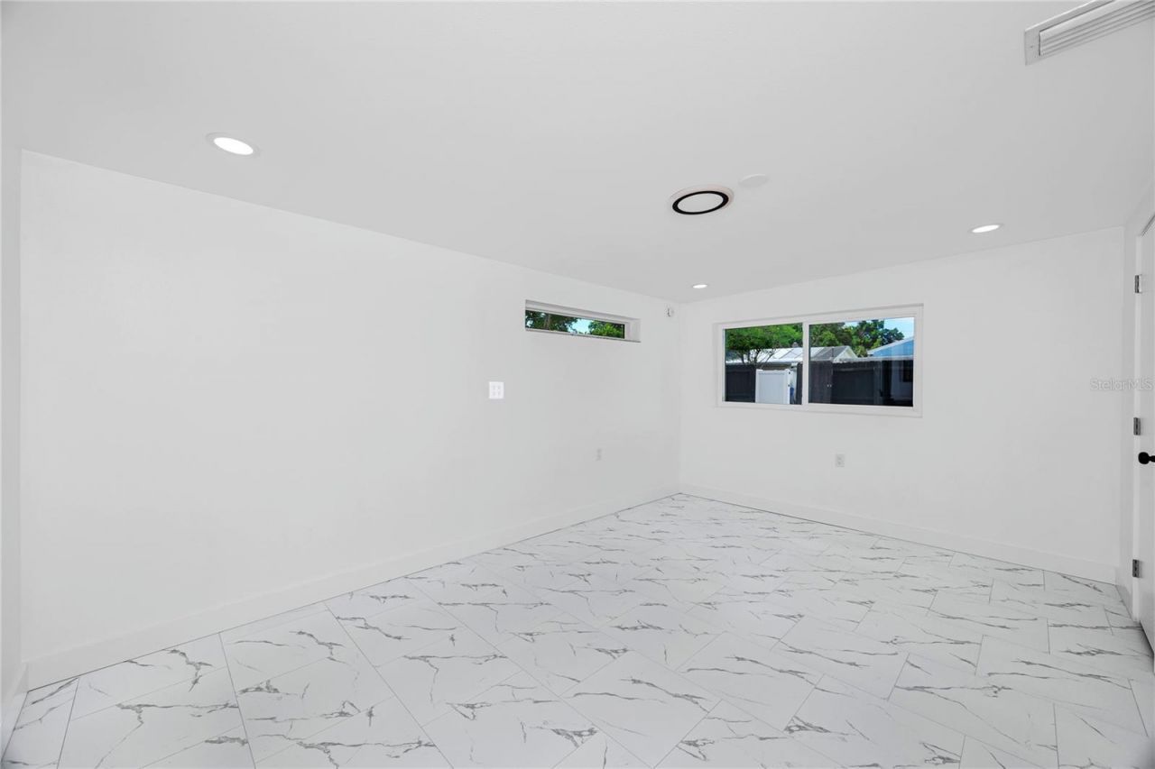 4095 Locust Street Ne, Saint Petersburg, FL 33703 Photo
