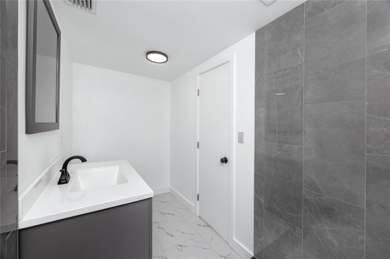 4095 Locust Street Ne, Saint Petersburg, FL 33703 Photo