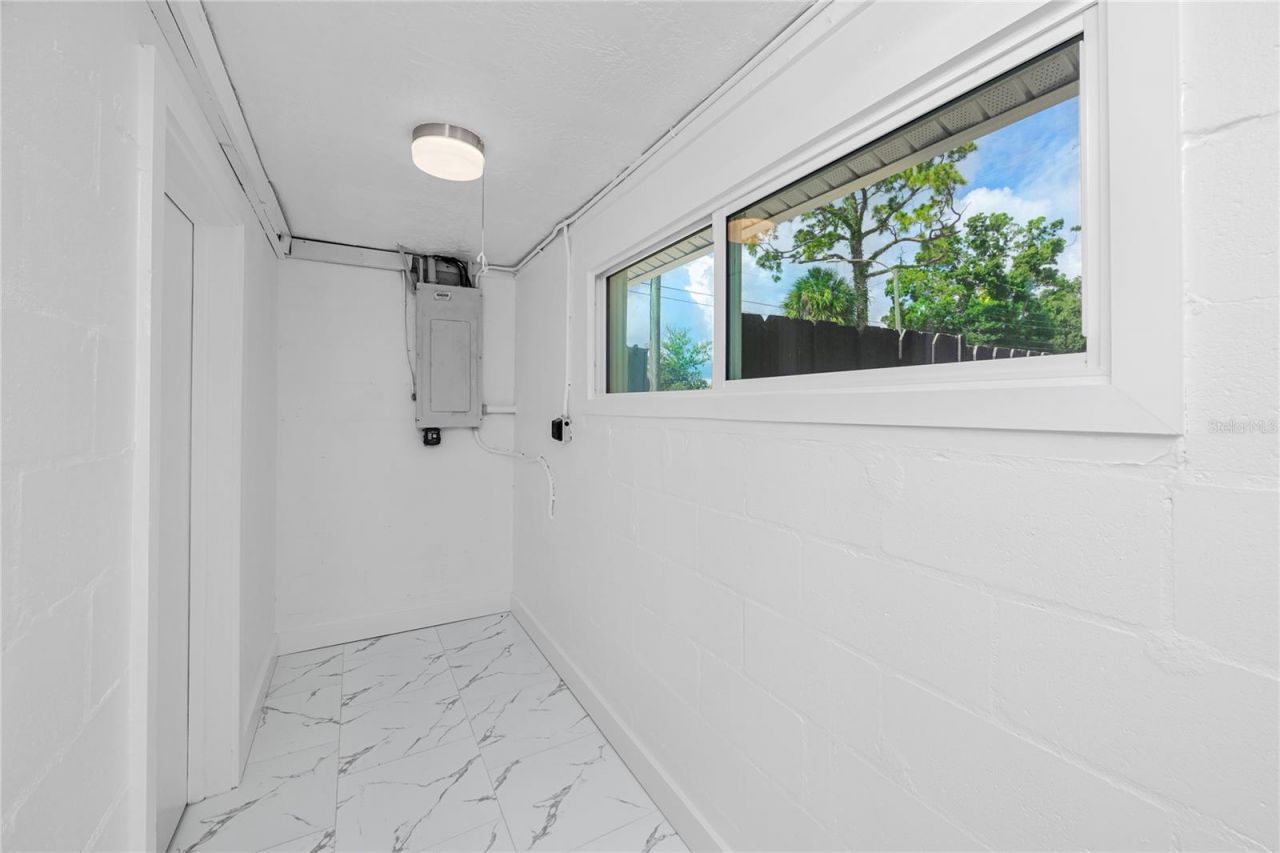 4095 Locust Street Ne, Saint Petersburg, FL 33703 Photo