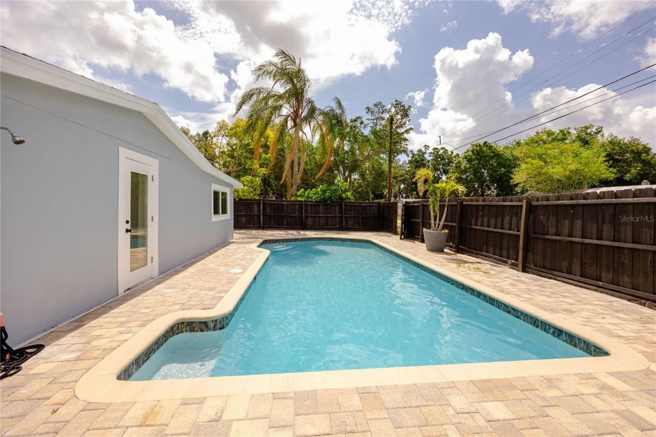 4095 Locust Street Ne, Saint Petersburg, FL 33703 Photo