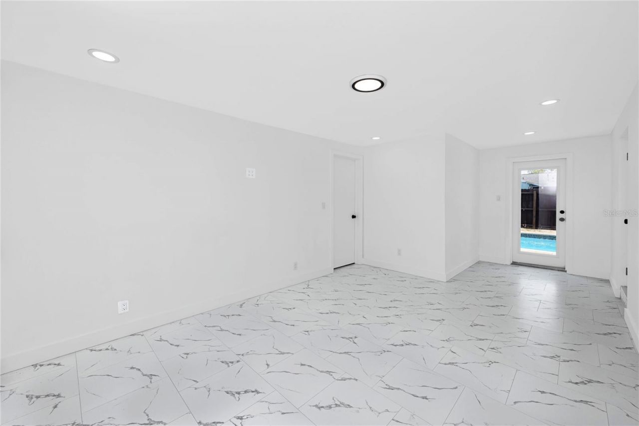 4095 Locust Street Ne, Saint Petersburg, FL 33703 Photo