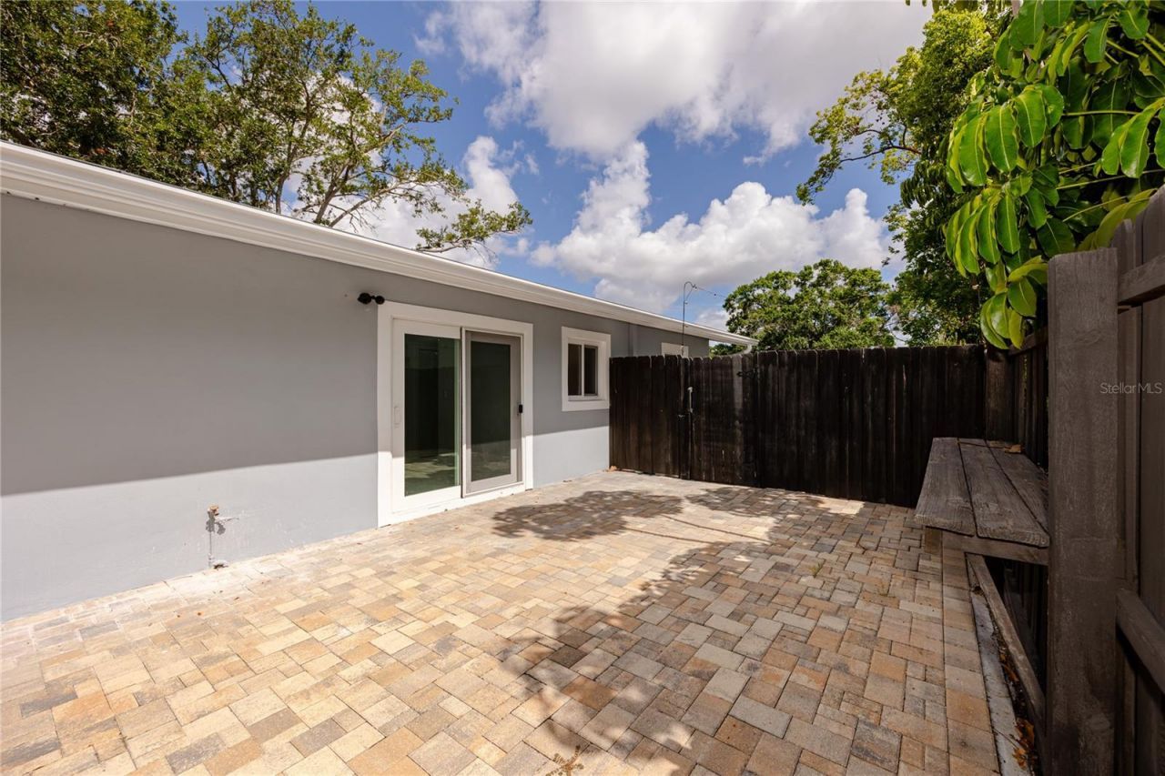 4095 Locust Street Ne, Saint Petersburg, FL 33703 Photo