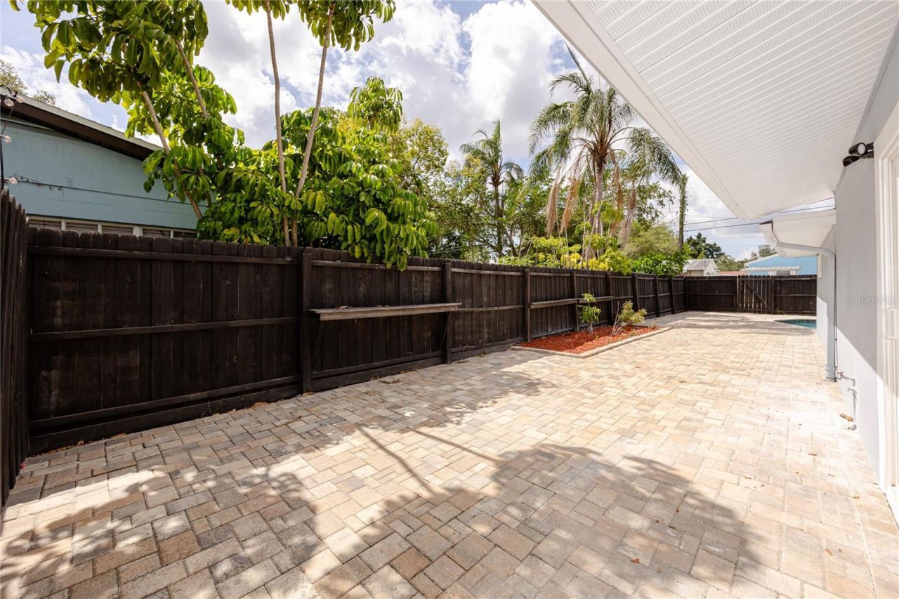 4095 Locust Street Ne, Saint Petersburg, FL 33703 Photo